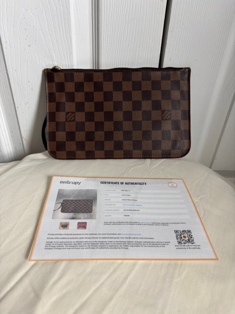 Authenticated Louis Vuitton Damier Ebene Neverfull Pouchette